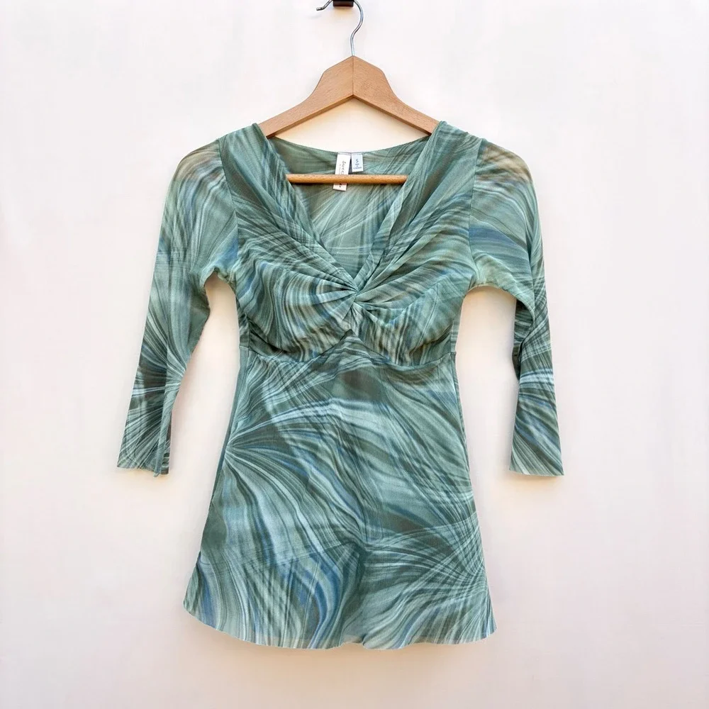 Sweet Pea Going Out Top Womens Small Green Abstract Mesh Twist Front 3/4 Sleeve - Picture 1 of 6